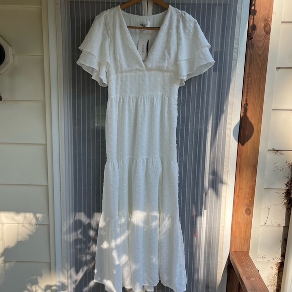 NWT Evereve Line & Dot white maxi dress with flutter sleeves - Picture 6 of 16